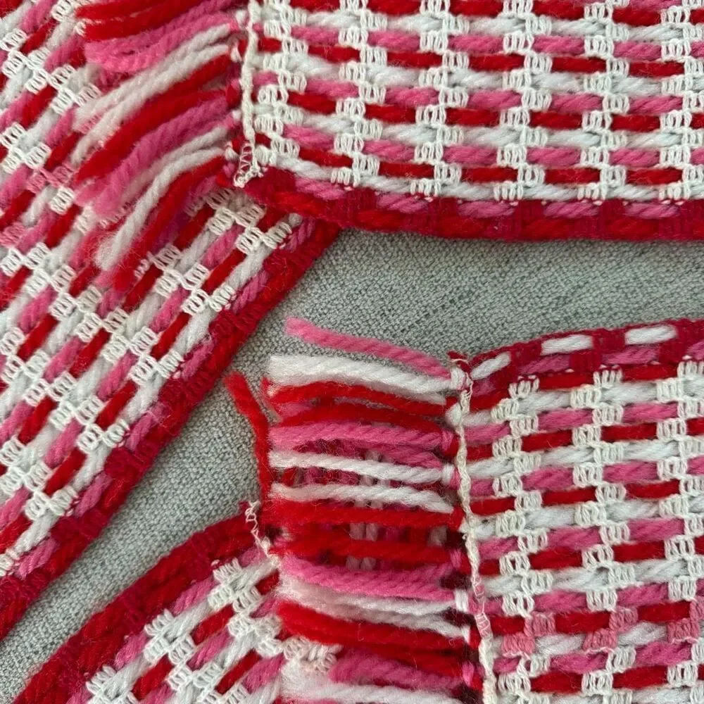 4 Vintage 60s 70s Yarn Woven Small Placemats Red White Pink 17” X 12.5”